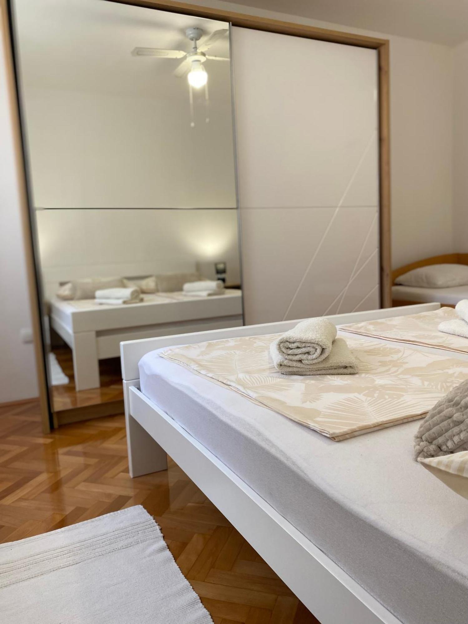 Charming Old Town Apartment Sibenik Luaran gambar