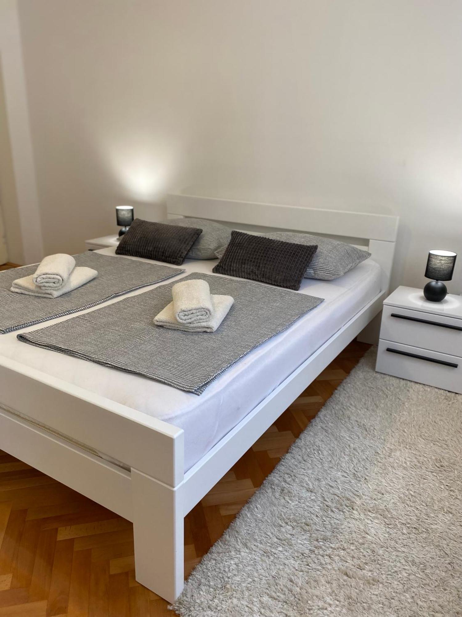 Charming Old Town Apartment Sibenik Luaran gambar