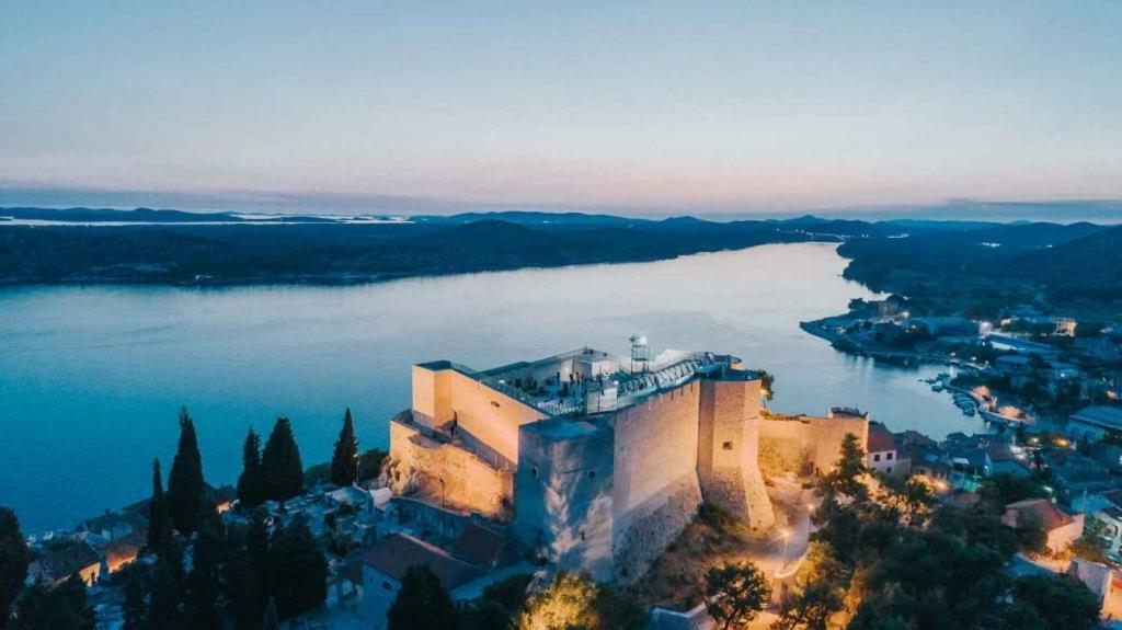 Charming Old Town Apartment Sibenik Luaran gambar