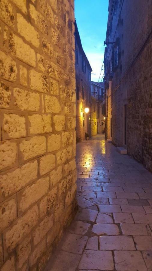 Charming Old Town Apartment Sibenik Luaran gambar